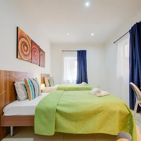 St Julians 2 Bedroom With Commanding Seaviews By Shortletsmalta * Сент Джулианс