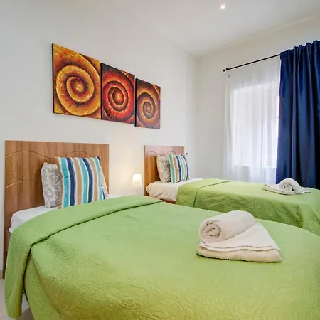 Daire Seafront 2-bedroom In St Julians *