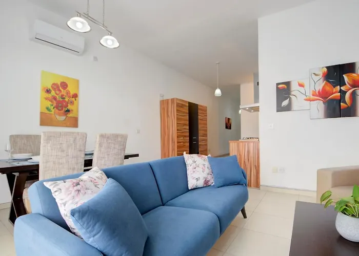 Daire Seafront 2-bedroom In St Julians Saint Julian's