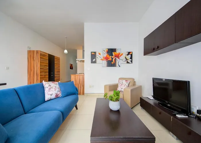 Seafront 2-bedroom In St Julians *