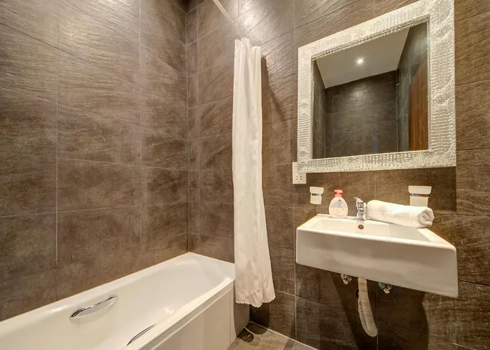 Daire Seafront 2-bedroom In St Julians *