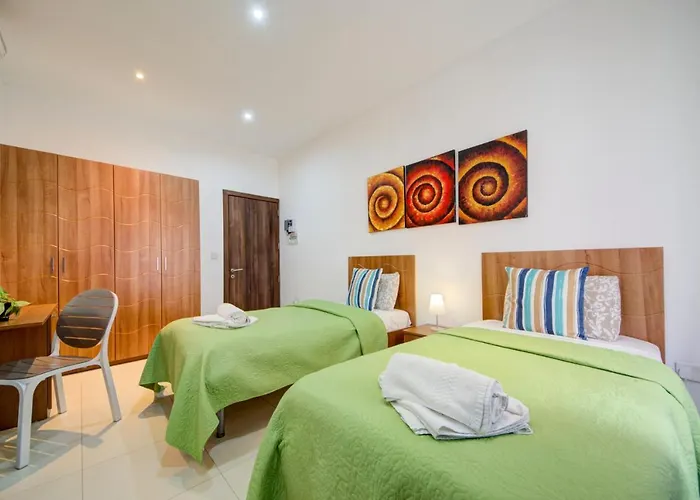 Seafront 2-bedroom In St Julians Daire