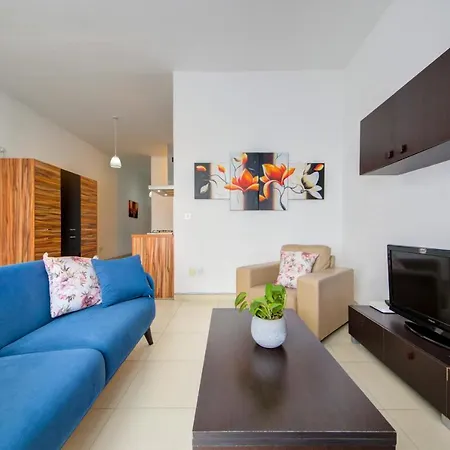Seafront 2-bedroom In St Julians *