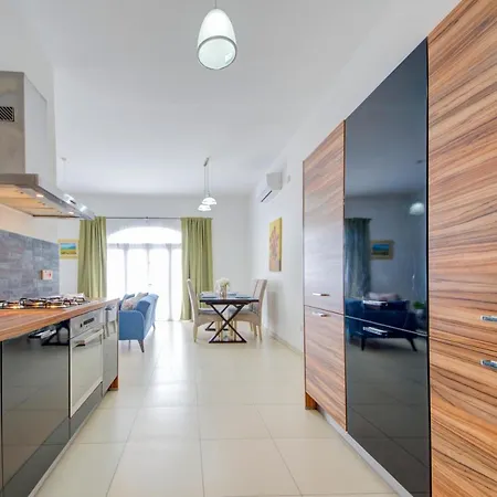 St Julians 2 Bedroom With Commanding Seaviews By Shortletsmalta * San Ġiljan