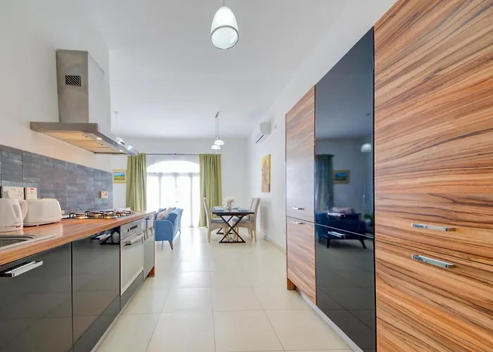 Seafront 2-bedroom In St Julians * San Ġiljan