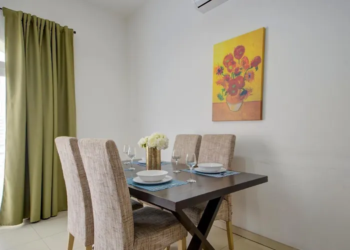 Seafront 2-bedroom In St Julians * San Ġiljan