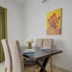 Seafront 2-bedroom In St Julians * Saint Julian's